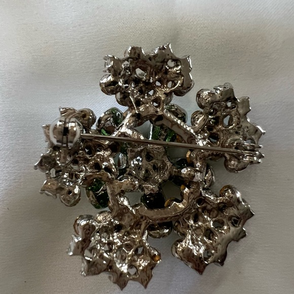 Cluster Brooch - Picture 3 of 5